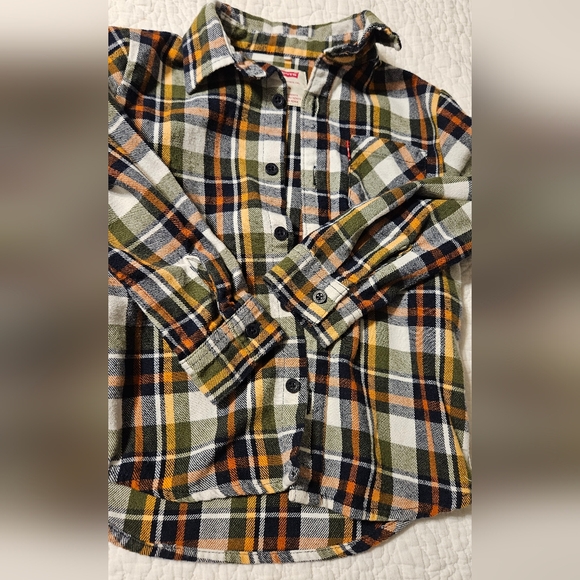2 Levi Flannel Shirts - Picture 3 of 4